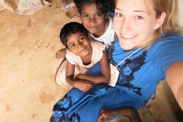 Mit den Grinsebäckchen Sandali und Maheshika