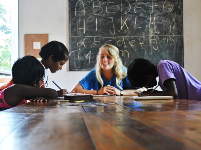 Ellen gibt Nachhilfe in Englisch