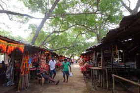 Verkaufsst&auml;nde vor der Tempelanlage