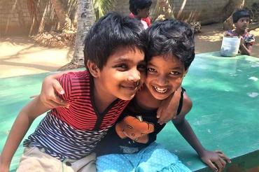 Vishmi und Theekshini meine beiden kleinen Mäuse