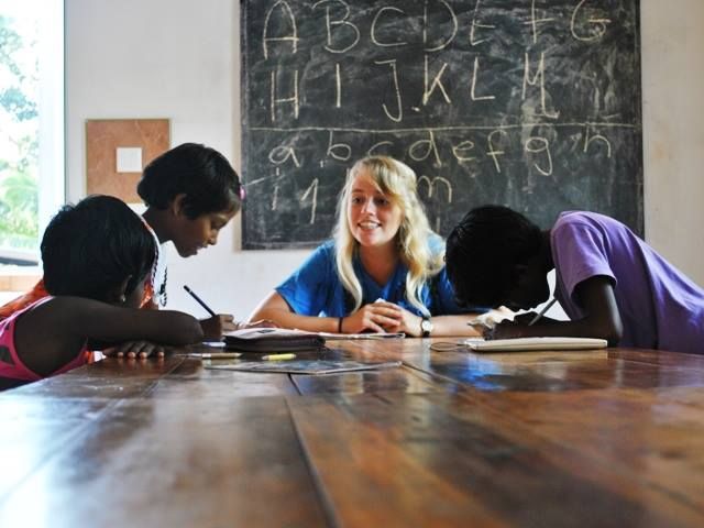 Ellen gibt Nachhilfe in Englisch
